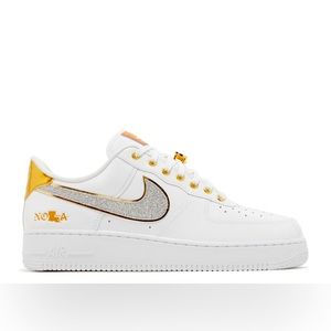 Nike nola gold Air Force 1